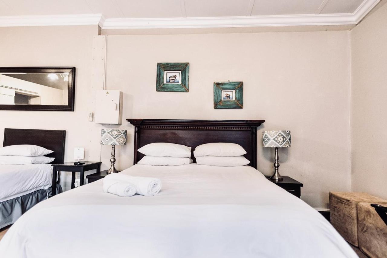 Cottonwood Guesthouse Oasis Bloemfontein Exterior foto