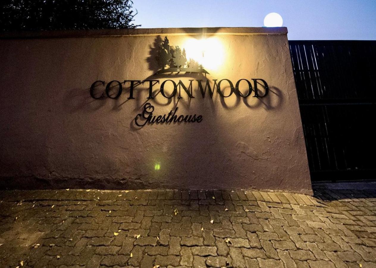 Cottonwood Guesthouse Oasis Bloemfontein Exterior foto