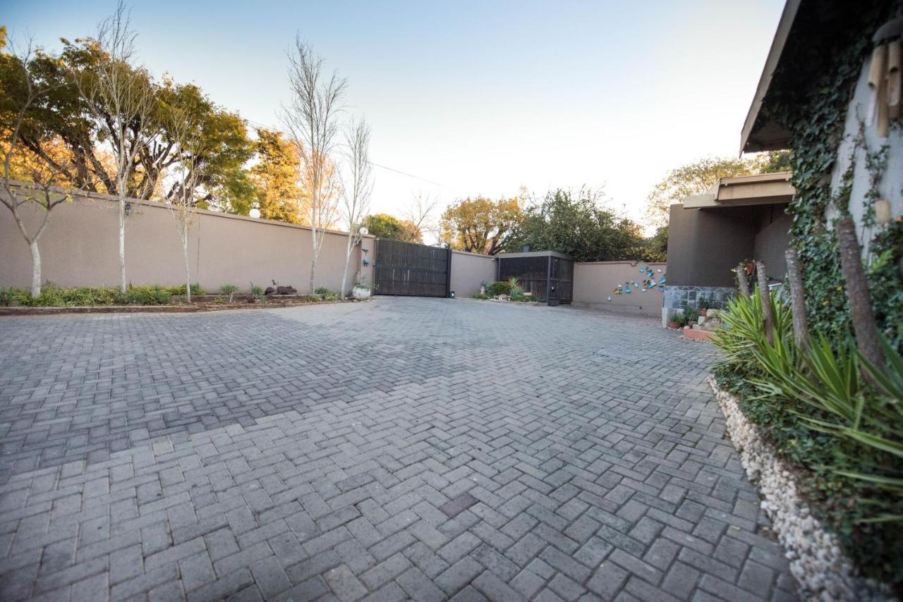 Cottonwood Guesthouse Oasis Bloemfontein Exterior foto