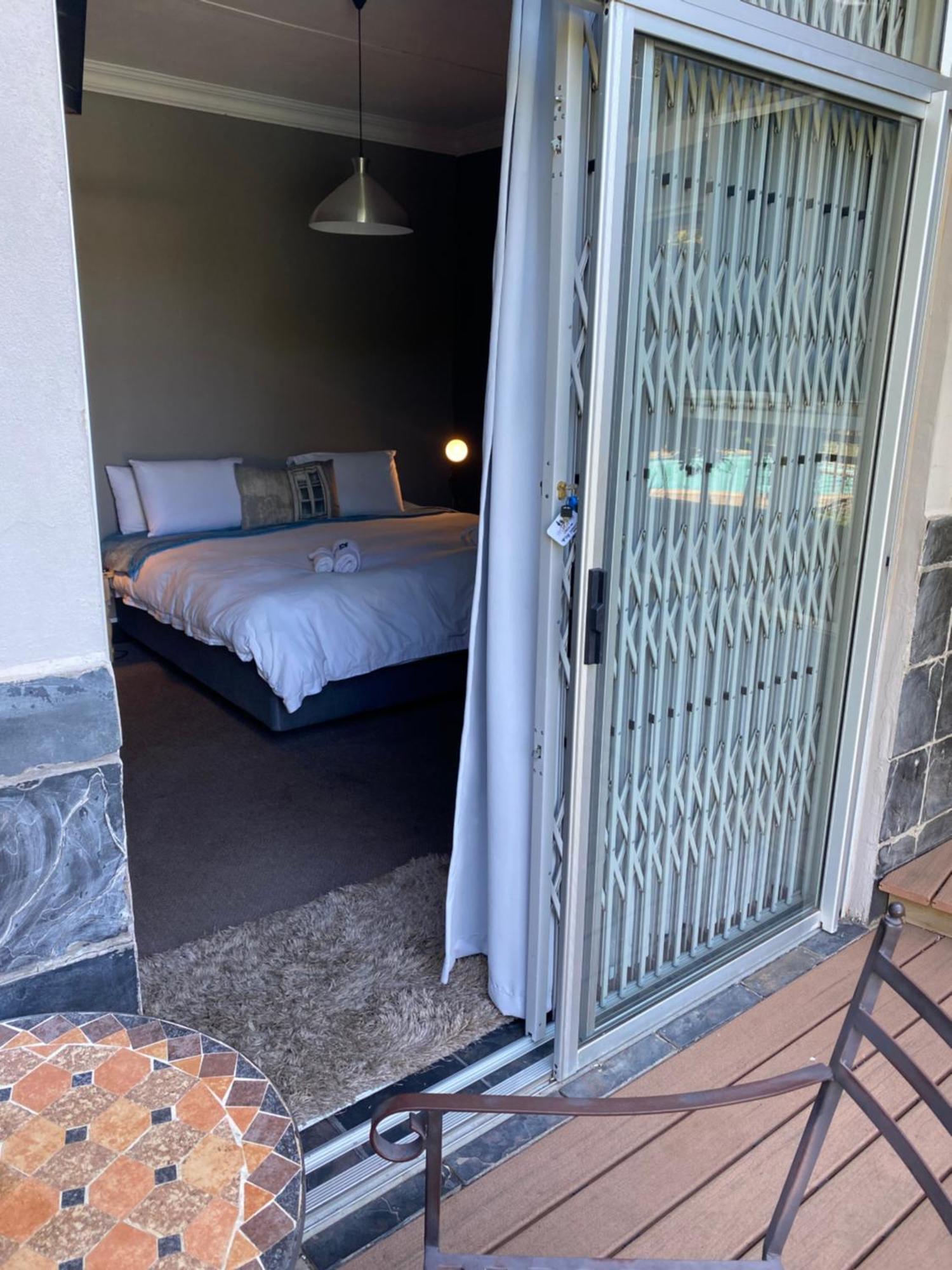 Cottonwood Guesthouse Oasis Bloemfontein Exterior foto